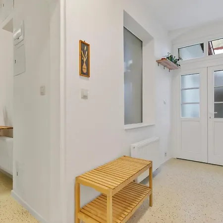 Charming In Centre /w Ac *