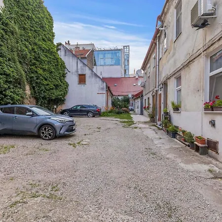 Appartamento Charming In Centre /w Ac *