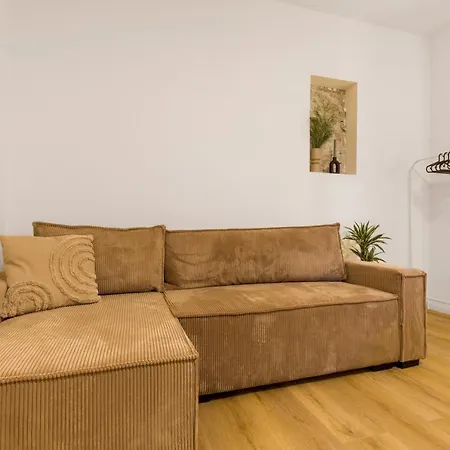 Charming In Centre /w Ac * براتسيلافا