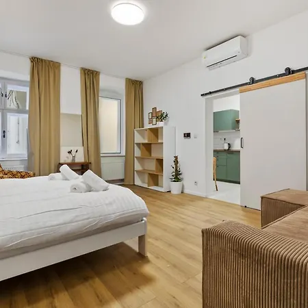 Charming In Centre /w Ac Appartement Bratislava
